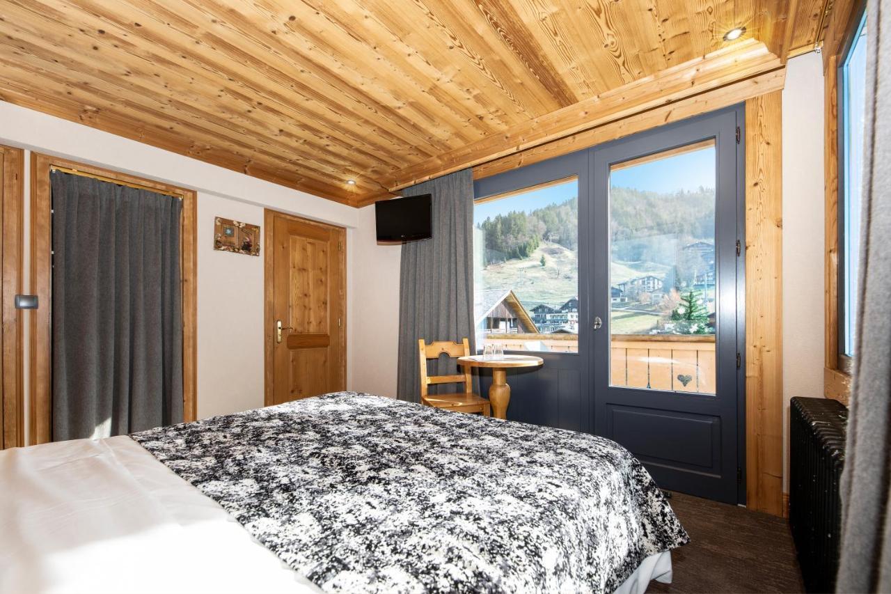 Hotel-Chalet Les Ecureuils Restaurant, Piscine, Garage Le Grand-Bornand Esterno foto