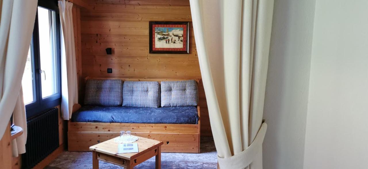 Hotel-Chalet Les Ecureuils Restaurant, Piscine, Garage Le Grand-Bornand Esterno foto