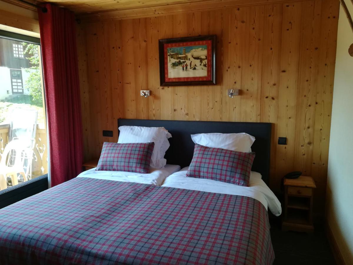 Hotel-Chalet Les Ecureuils Restaurant, Piscine, Garage Le Grand-Bornand Esterno foto